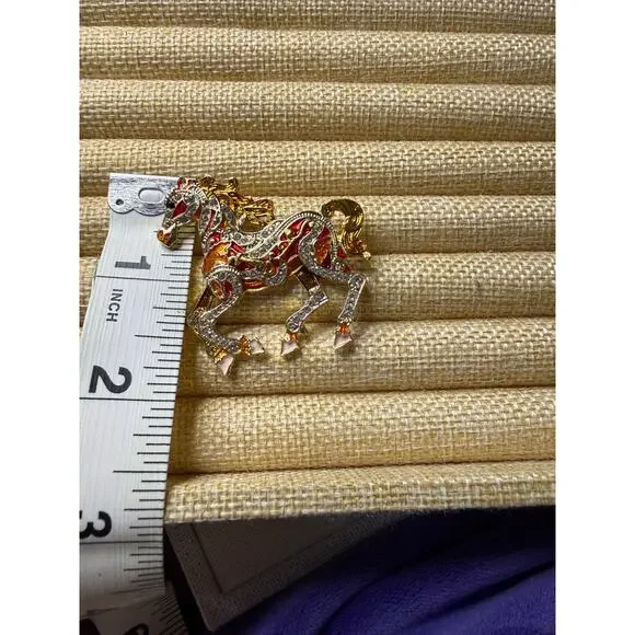 🧚🏻‍♀️ Year of the Fire Horse Brooch Gold Tone Rhinestone Carousel Horse Pin - Picture 3 of 5